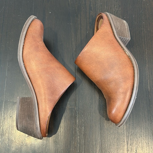 Euro soft by Sofft cognac backless bootie. Size 8 - Picture 2 of 9